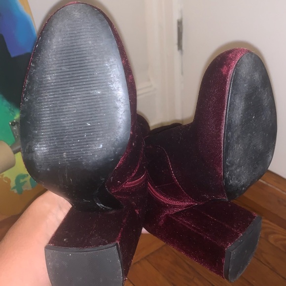 Steve Madden Maroon Velvet Heeled Boots - Picture 3 of 3